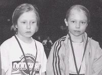 Suvituuli Asikainen, 8, ja Linda Vairinen, 9, ovat tulevaisuuen lupauksia. Linda (oik.) oli my�s aktiivisimpia kisak�vij�it�.