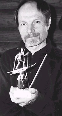 Ari Lyytik�inen johtaa hiihtojaostoa ja sivakoi itsekin lujaa.